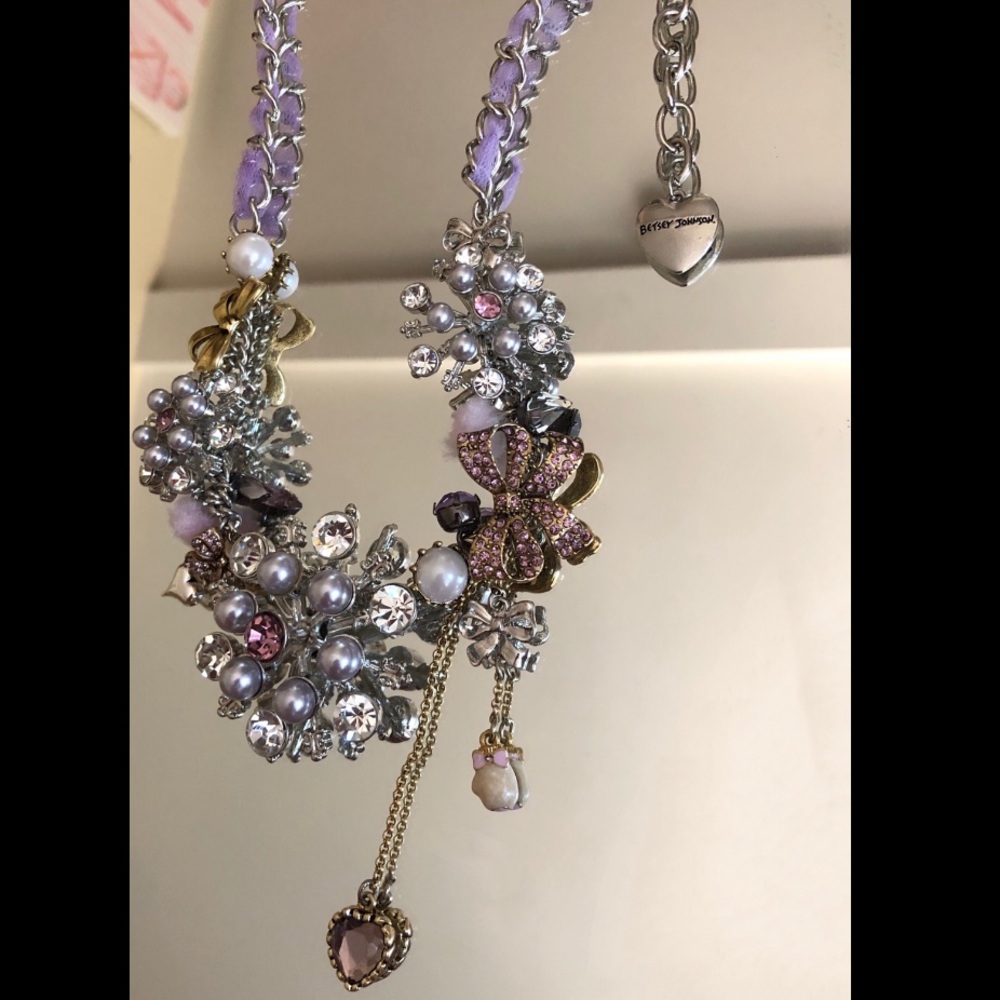 Statement necklace